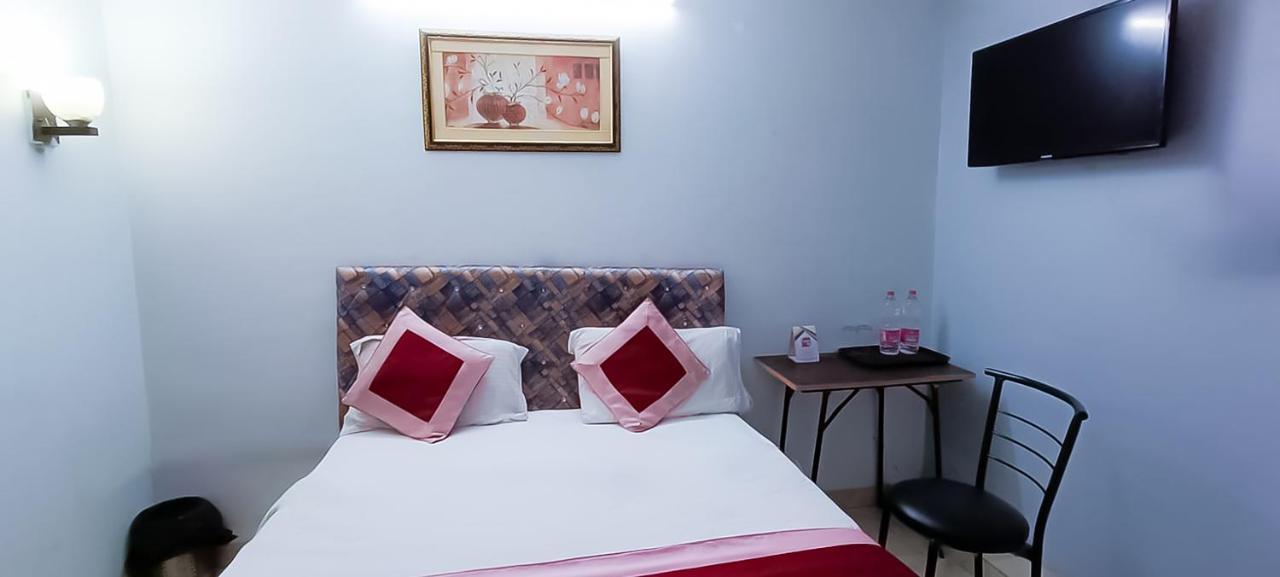 Comodo Satya Niketan Residency New Delhi Eksteriør bilde