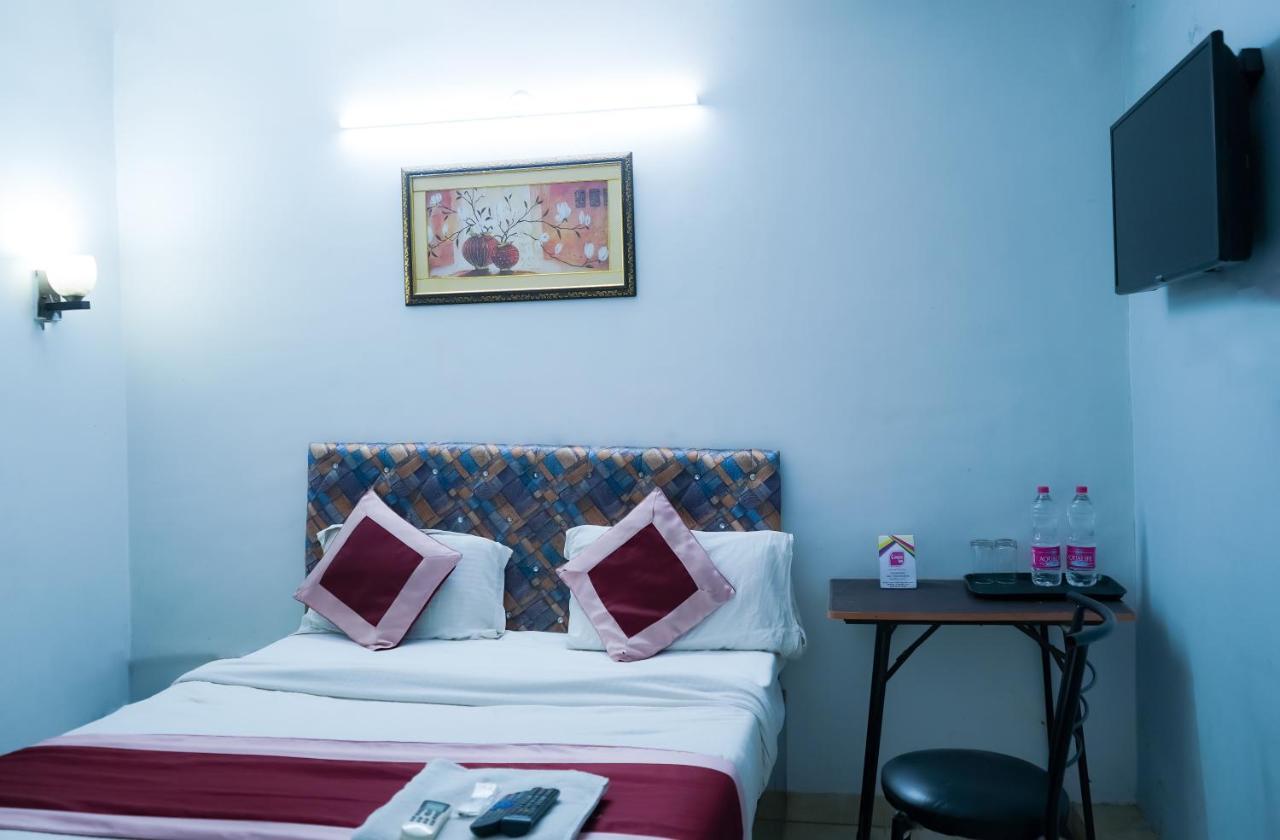 Comodo Satya Niketan Residency New Delhi Eksteriør bilde